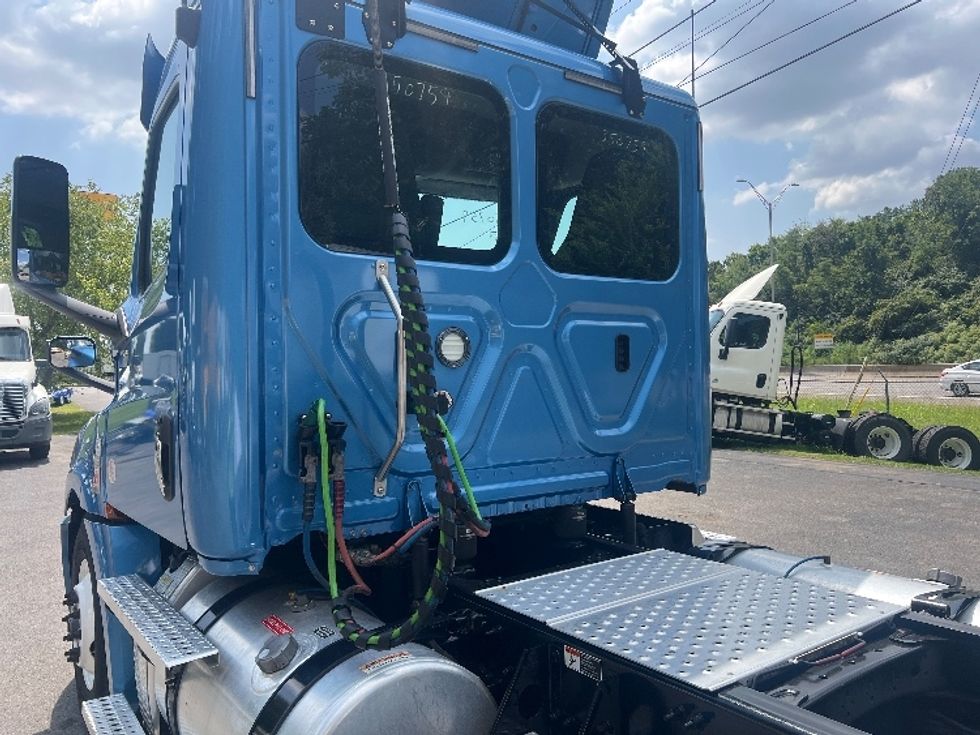 Day Cab Tractor-Heavy Duty Tractors-Freightliner-2020-T12664ST-Cleveland-TN-412,351\n\t\tmiles-$ 56,250 - Image 18