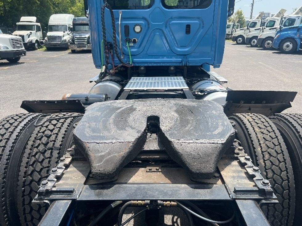 Day Cab Tractor-Heavy Duty Tractors-Freightliner-2020-T12664ST-Cleveland-TN-412,351\n\t\tmiles-$ 56,250 - Image 19