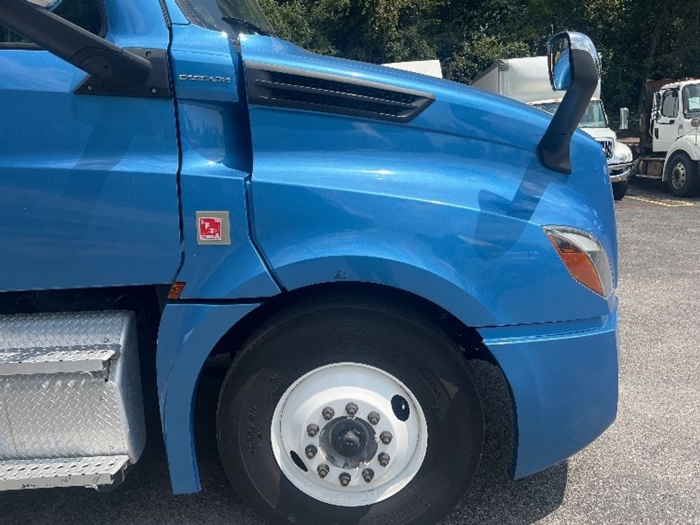 Day Cab Tractor-Heavy Duty Tractors-Freightliner-2020-T12664ST-Cleveland-TN-412,351\n\t\tmiles-$ 56,250 - Image 22