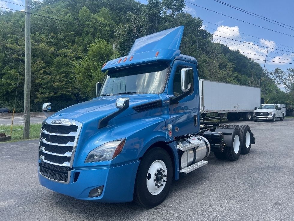 Day Cab Tractor-Heavy Duty Tractors-Freightliner-2020-T12664ST-Cleveland-TN-412,351\n\t\tmiles-$ 56,250 - Image 3
