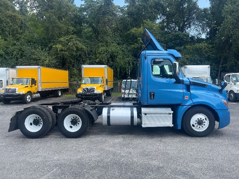 Day Cab Tractor-Heavy Duty Tractors-Freightliner-2020-T12664ST-Cleveland-TN-412,351\n\t\tmiles-$ 56,250 - Image 8