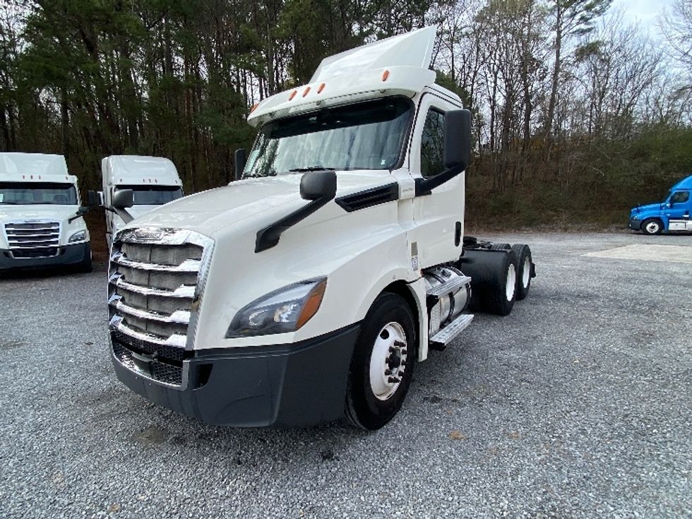 Day Cab Tractor-Heavy Duty Tractors-Freightliner-2020-T12664ST-Cleveland-TN-430,904\n\t\tmiles-$ 49,500 - Image 3