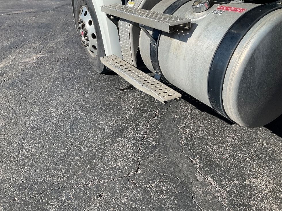 Day Cab Tractor-Heavy Duty Tractors-Freightliner-2020-T12664ST-Colorado Springs-CO-205,060\n\t\tmiles-$ 65,750 - Image 18