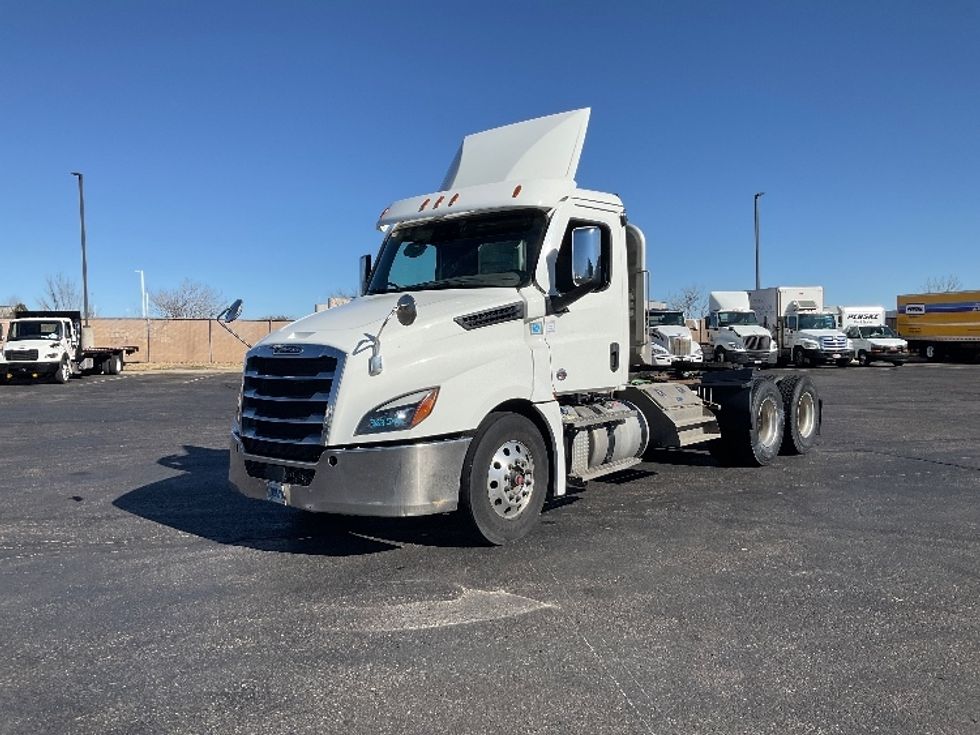 Day Cab Tractor-Heavy Duty Tractors-Freightliner-2020-T12664ST-Colorado Springs-CO-205,060\n\t\tmiles-$ 65,750 - Image 3