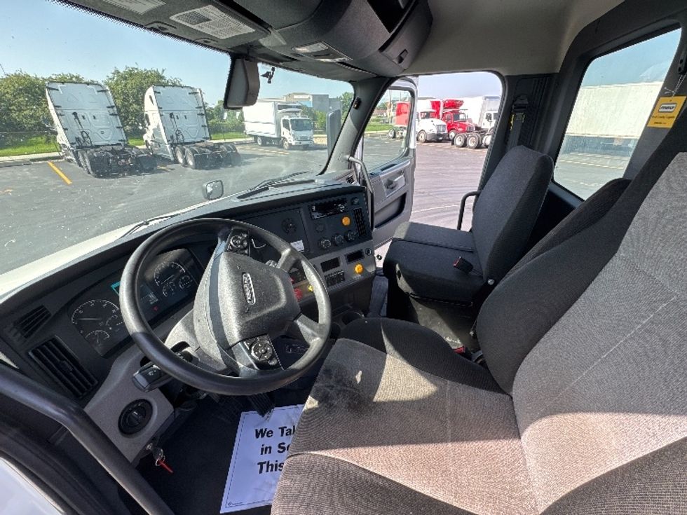 Day Cab Tractor-Heavy Duty Tractors-Freightliner-2020-T12664ST-Columbus-OH-301,293\n\t\tmiles-$ 54,000 - Image 10