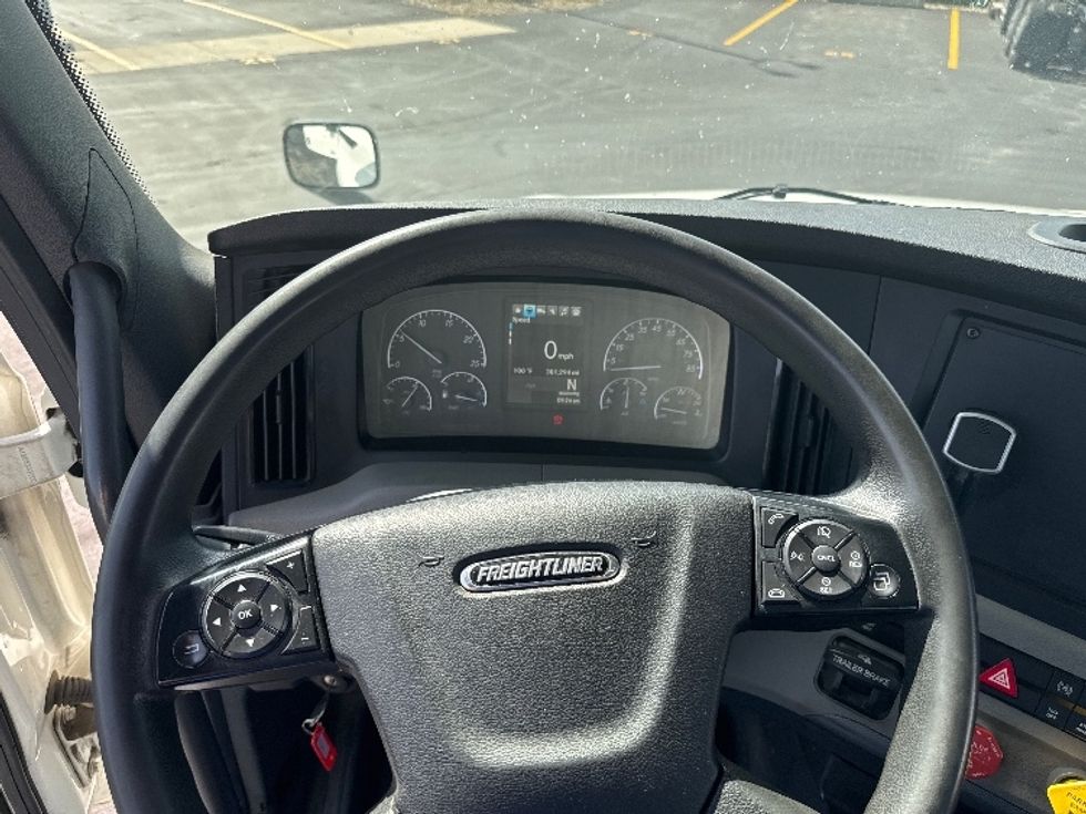 Day Cab Tractor-Heavy Duty Tractors-Freightliner-2020-T12664ST-Columbus-OH-301,293\n\t\tmiles-$ 54,000 - Image 11