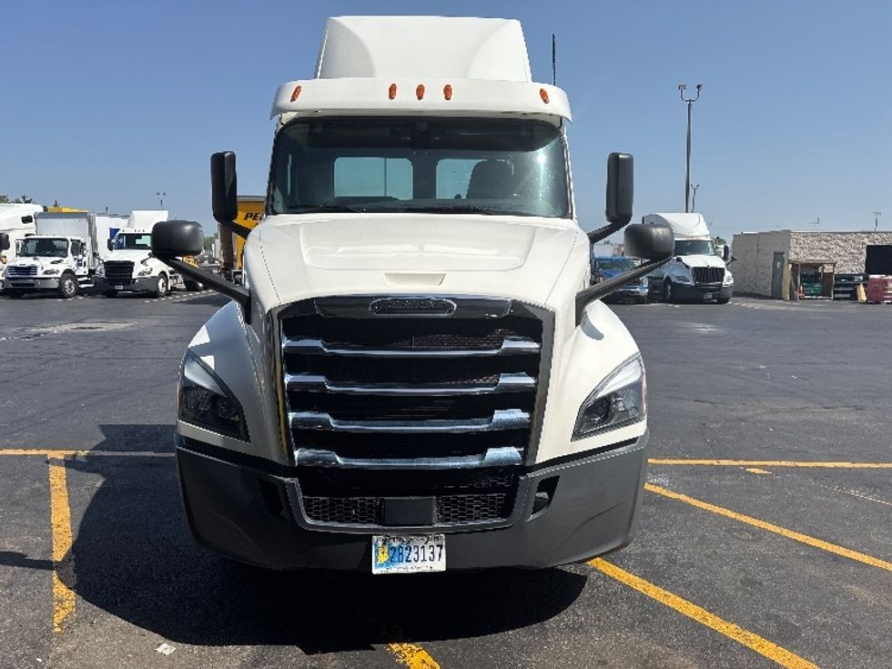 Day Cab Tractor-Heavy Duty Tractors-Freightliner-2020-T12664ST-Columbus-OH-301,293\n\t\tmiles-$ 54,000 - Image 2