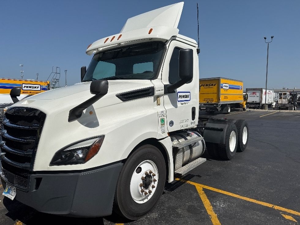 Day Cab Tractor-Heavy Duty Tractors-Freightliner-2020-T12664ST-Columbus-OH-301,293\n\t\tmiles-$ 54,000 - Image 3