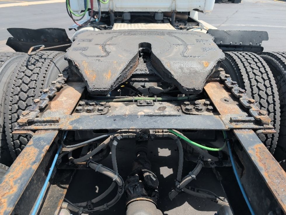 Day Cab Tractor-Heavy Duty Tractors-Freightliner-2020-T12664ST-Columbus-OH-346,717\n\t\tmiles-$ 51,750 - Image 6