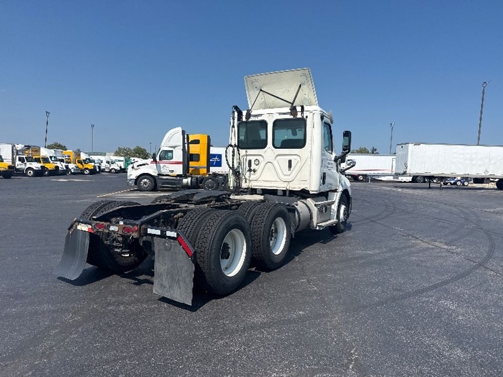 Day Cab Tractor-Heavy Duty Tractors-Freightliner-2020-T12664ST-Columbus-OH-346,717\n\t\tmiles-$ 51,750 - Image 7