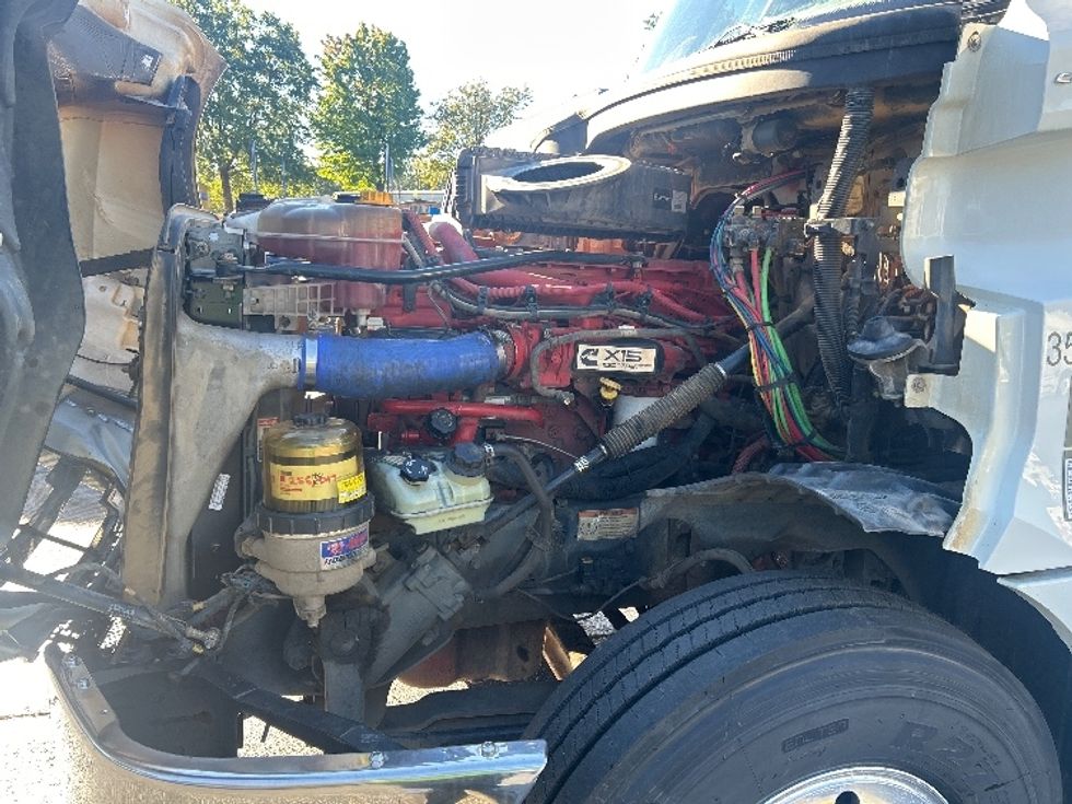 Day Cab Tractor-Heavy Duty Tractors-Freightliner-2020-T12664ST-Concord-NC-263,603\n\t\tmiles-$ 68,250 - Image 16