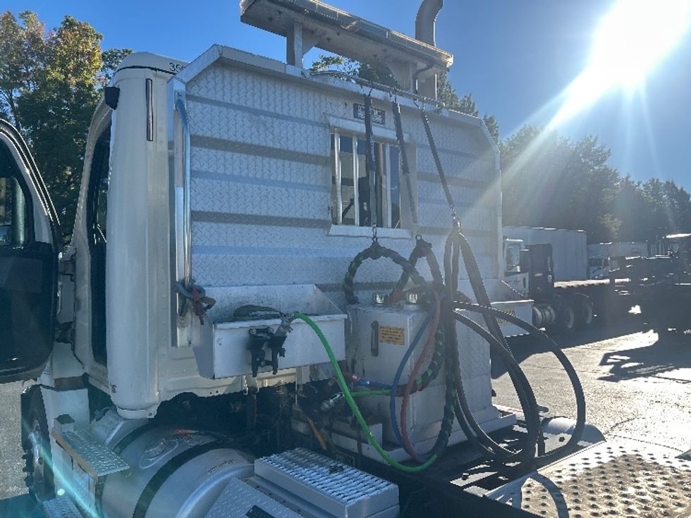 Day Cab Tractor-Heavy Duty Tractors-Freightliner-2020-T12664ST-Concord-NC-263,603\n\t\tmiles-$ 68,250 - Image 17