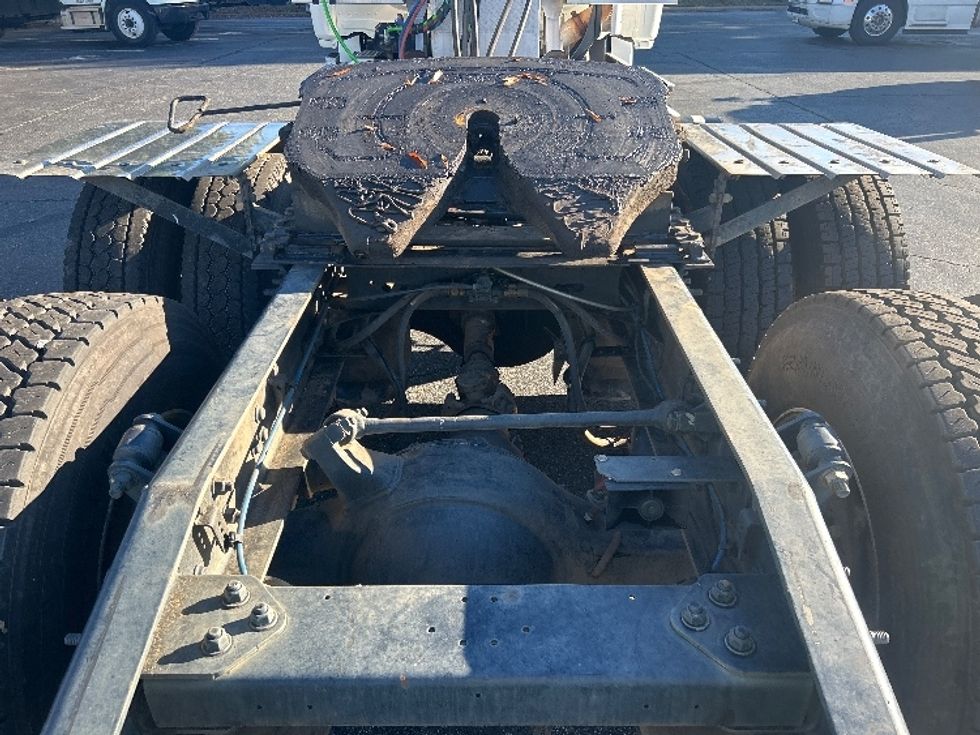 Day Cab Tractor-Heavy Duty Tractors-Freightliner-2020-T12664ST-Concord-NC-263,603\n\t\tmiles-$ 68,250 - Image 6