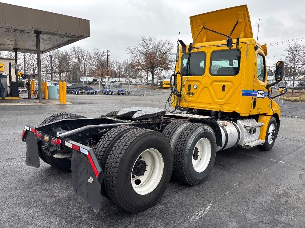 Day Cab Tractor-Heavy Duty Tractors-Freightliner-2020-T12664ST-Concord-NC-481,906\n\t\tmiles-$ 42,750 - Image 7