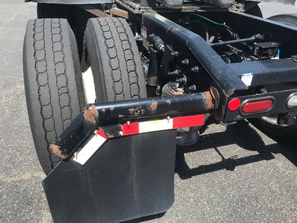 Day Cab Tractor-Heavy Duty Tractors-Freightliner-2020-T12664ST-Concord-NC-486,123\n\t\tmiles-$ 46,500 - Image 17