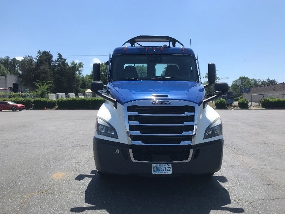 Day Cab Tractor-Heavy Duty Tractors-Freightliner-2020-T12664ST-Concord-NC-486,123\n\t\tmiles-$ 46,500 - Image 2