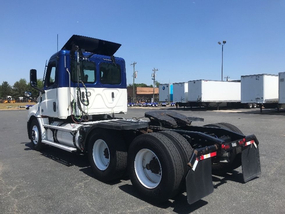 Day Cab Tractor-Heavy Duty Tractors-Freightliner-2020-T12664ST-Concord-NC-486,123\n\t\tmiles-$ 46,500 - Image 5