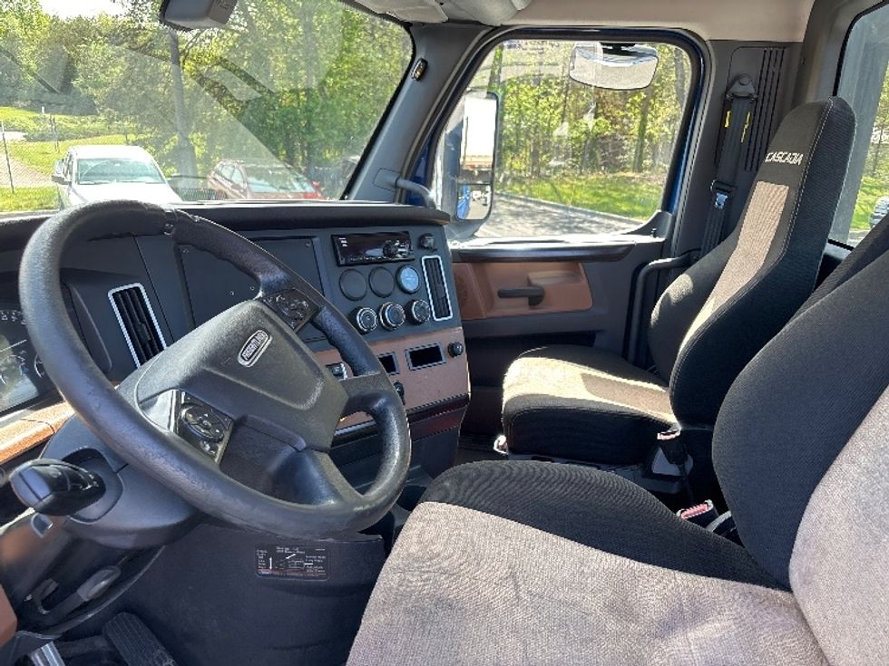 Day Cab Tractor-Heavy Duty Tractors-Freightliner-2020-T12664ST-Concord-NC-524,240\n\t\tmiles-$ 39,000 - Image 10