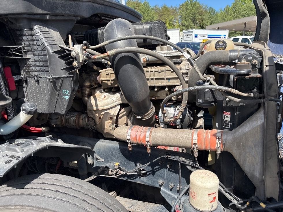 Day Cab Tractor-Heavy Duty Tractors-Freightliner-2020-T12664ST-Concord-NC-524,240\n\t\tmiles-$ 39,000 - Image 15