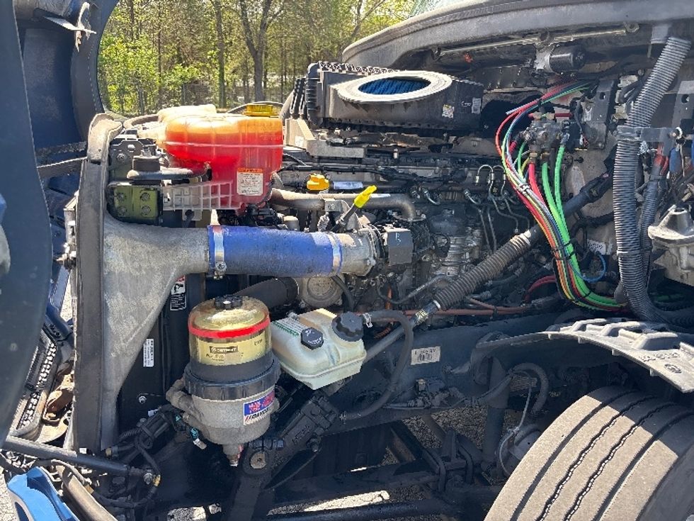 Day Cab Tractor-Heavy Duty Tractors-Freightliner-2020-T12664ST-Concord-NC-524,240\n\t\tmiles-$ 39,000 - Image 16