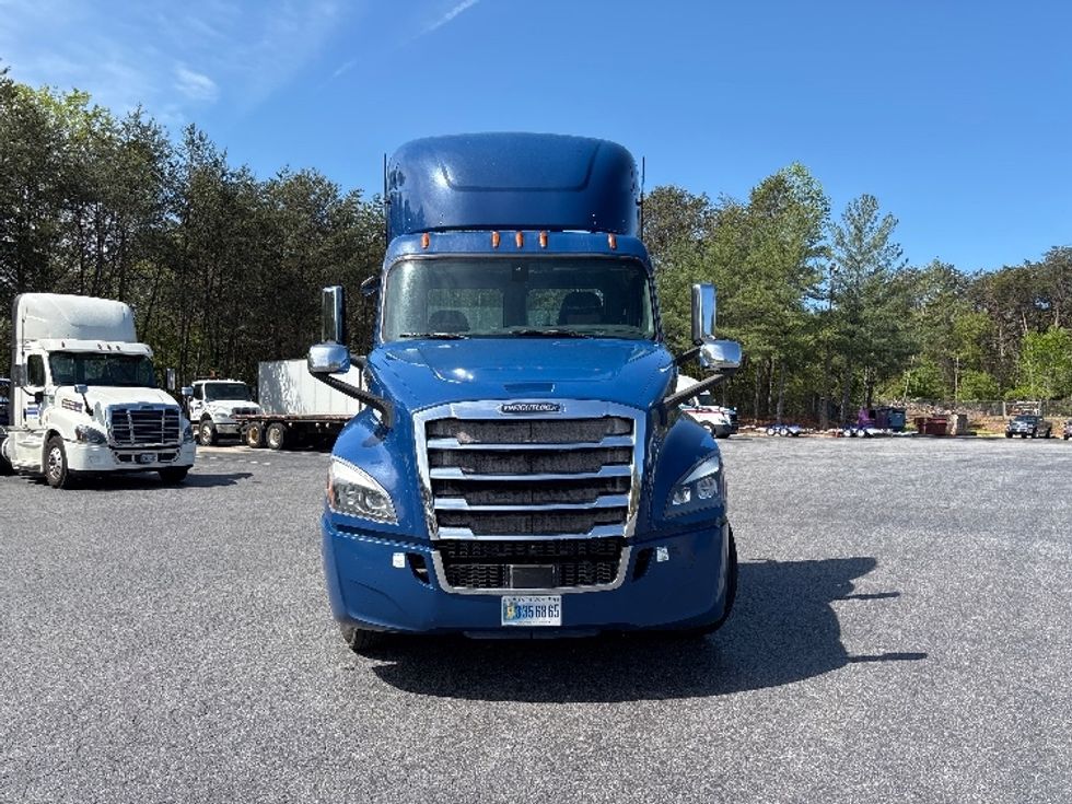 Day Cab Tractor-Heavy Duty Tractors-Freightliner-2020-T12664ST-Concord-NC-524,240\n\t\tmiles-$ 39,000 - Image 2