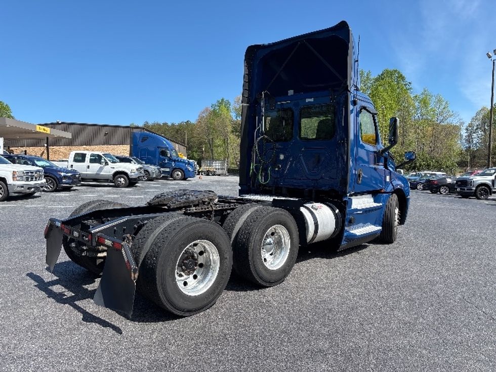Day Cab Tractor-Heavy Duty Tractors-Freightliner-2020-T12664ST-Concord-NC-524,240\n\t\tmiles-$ 39,000 - Image 7