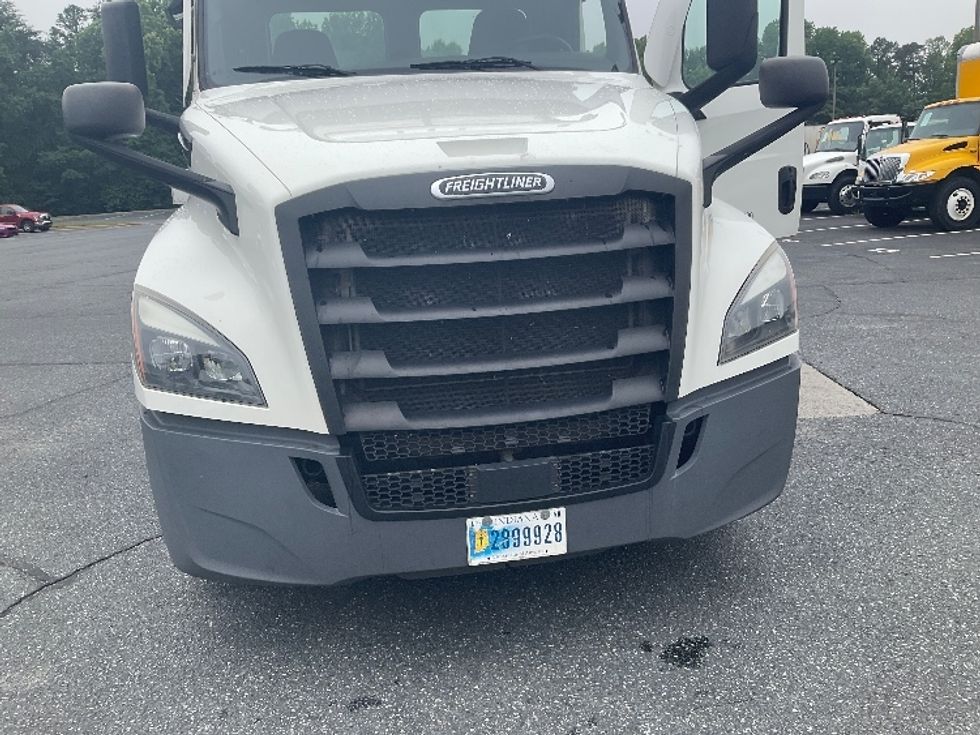 Day Cab Tractor-Heavy Duty Tractors-Freightliner-2020-T12664ST-Concord-NC-597,947\n\t\tmiles-$ 33,500 - Image 20