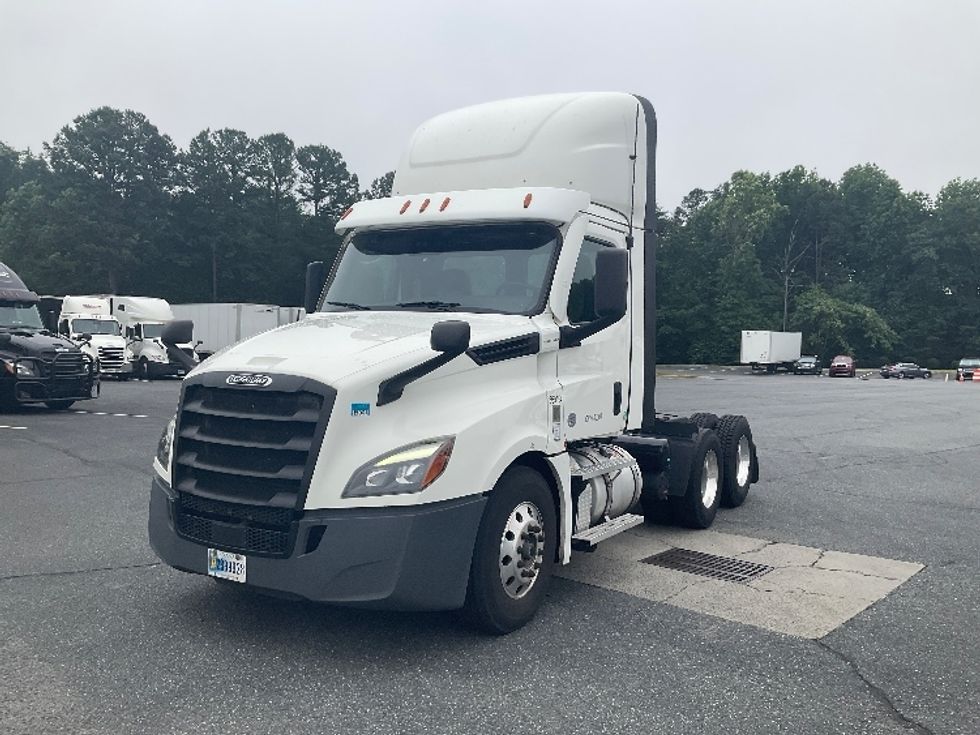 Day Cab Tractor-Heavy Duty Tractors-Freightliner-2020-T12664ST-Concord-NC-597,947\n\t\tmiles-$ 33,500 - Image 3