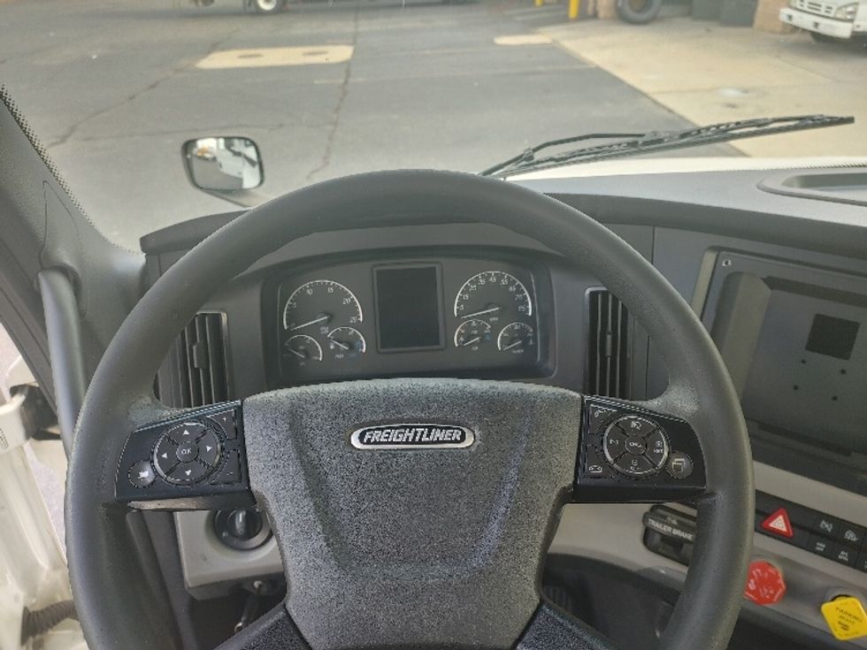 Day Cab Tractor-Heavy Duty Tractors-Freightliner-2020-T12664ST-Concord-NC-708,971\n\t\tmiles-$ 30,750 - Image 11