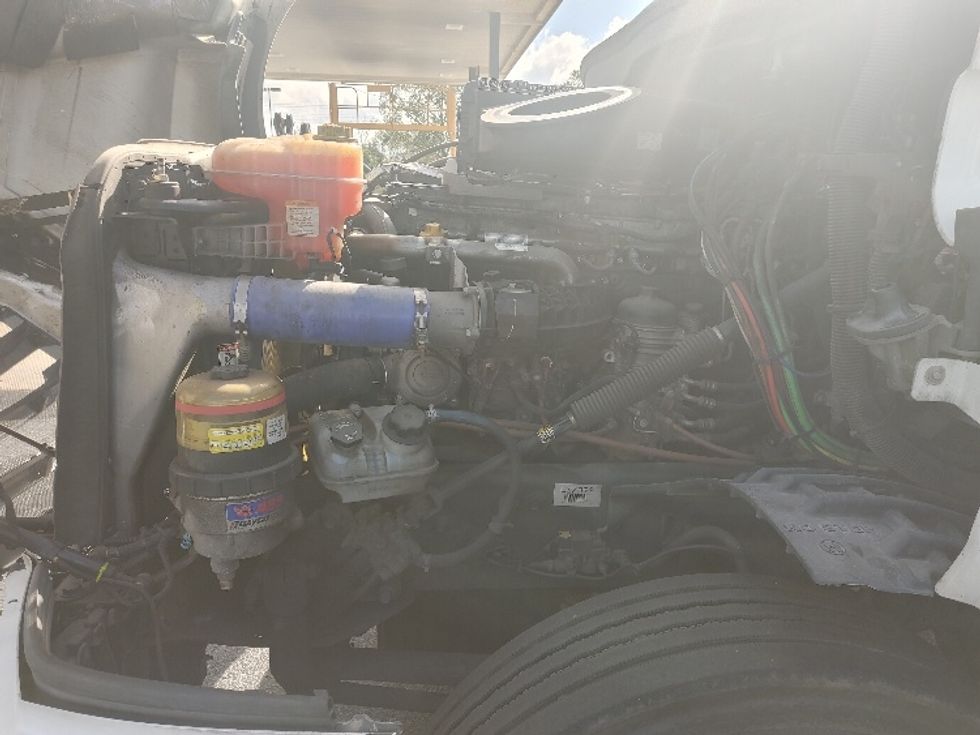 Day Cab Tractor-Heavy Duty Tractors-Freightliner-2020-T12664ST-Concord-NC-708,971\n\t\tmiles-$ 30,750 - Image 16