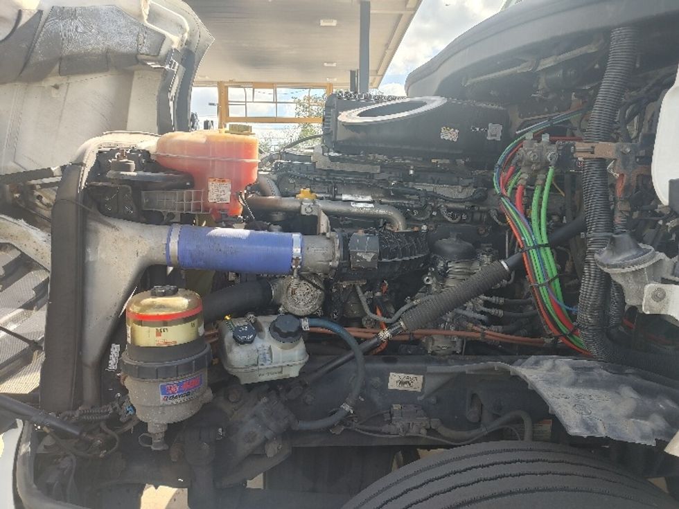 Day Cab Tractor-Heavy Duty Tractors-Freightliner-2020-T12664ST-Concord-NC-724,744\n\t\tmiles-$ 30,750 - Image 16