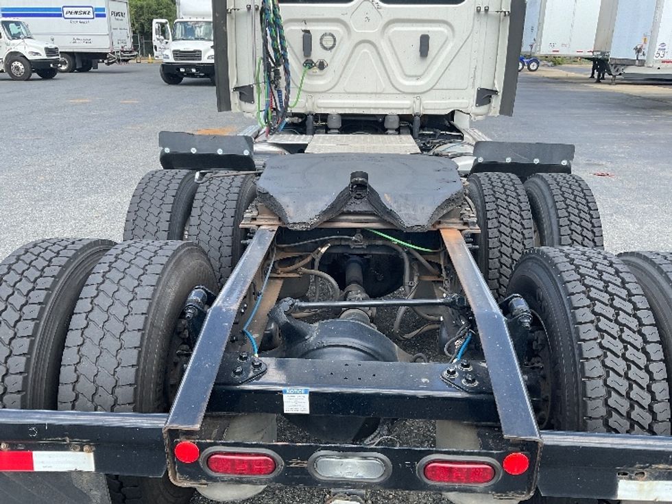 Day Cab Tractor-Heavy Duty Tractors-Freightliner-2020-T12664ST-Concord-NC-732,387\n\t\tmiles-$ 28,000 - Image 6