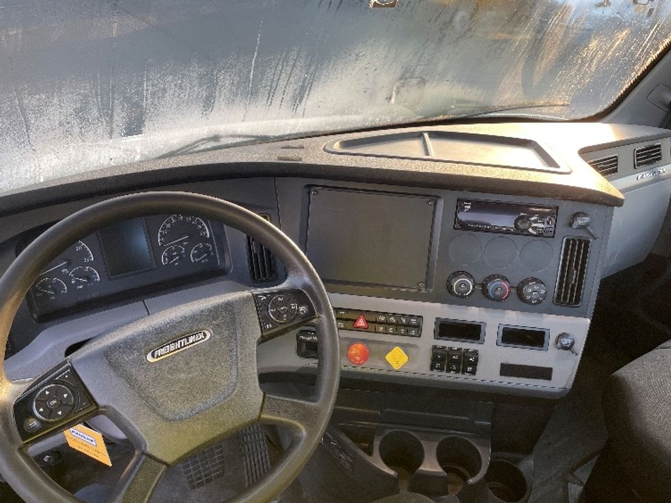 Day Cab Tractor-Heavy Duty Tractors-Freightliner-2020-T12664ST-Conover-NC-238,201\n\t\tmiles-$ 64,500 - Image 11