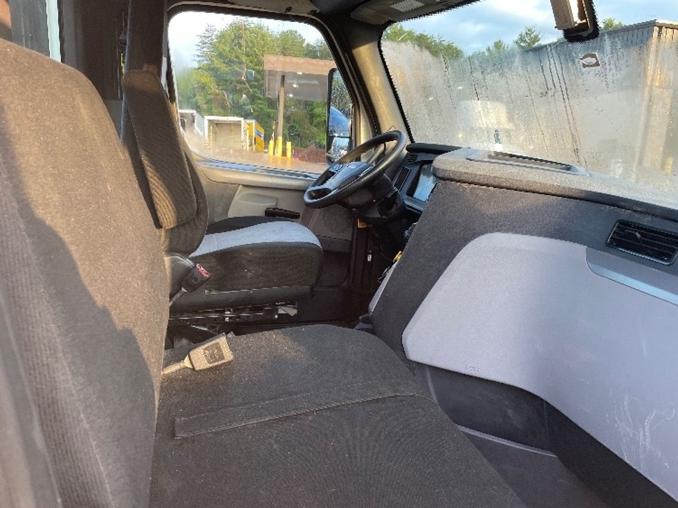 Day Cab Tractor-Heavy Duty Tractors-Freightliner-2020-T12664ST-Conover-NC-238,201\n\t\tmiles-$ 64,500 - Image 14