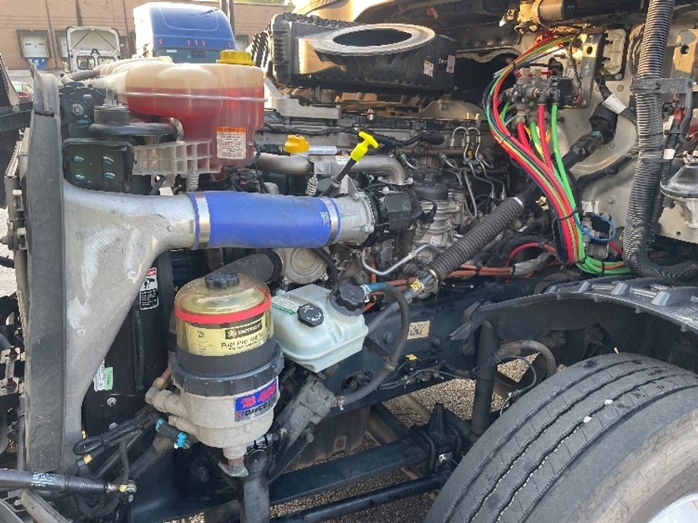 Day Cab Tractor-Heavy Duty Tractors-Freightliner-2020-T12664ST-Conover-NC-238,201\n\t\tmiles-$ 64,500 - Image 16