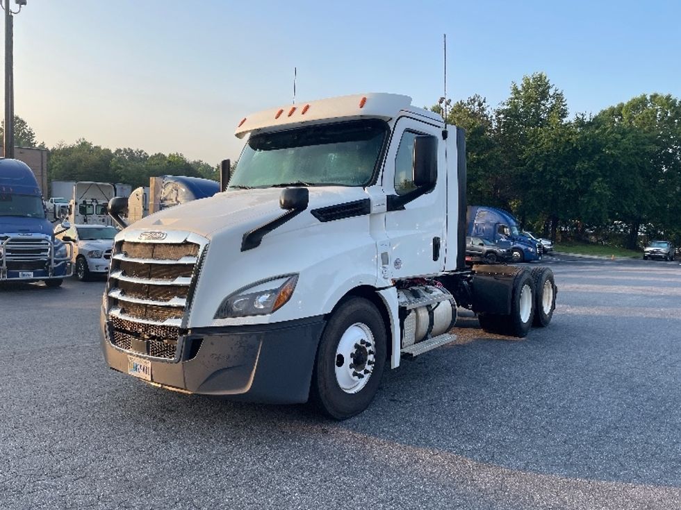 Day Cab Tractor-Heavy Duty Tractors-Freightliner-2020-T12664ST-Conover-NC-238,201\n\t\tmiles-$ 64,500 - Image 3