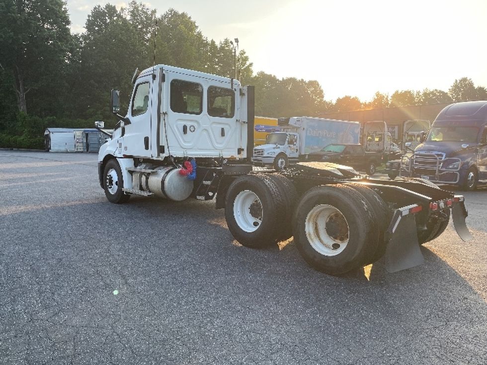 Day Cab Tractor-Heavy Duty Tractors-Freightliner-2020-T12664ST-Conover-NC-238,201\n\t\tmiles-$ 64,500 - Image 5