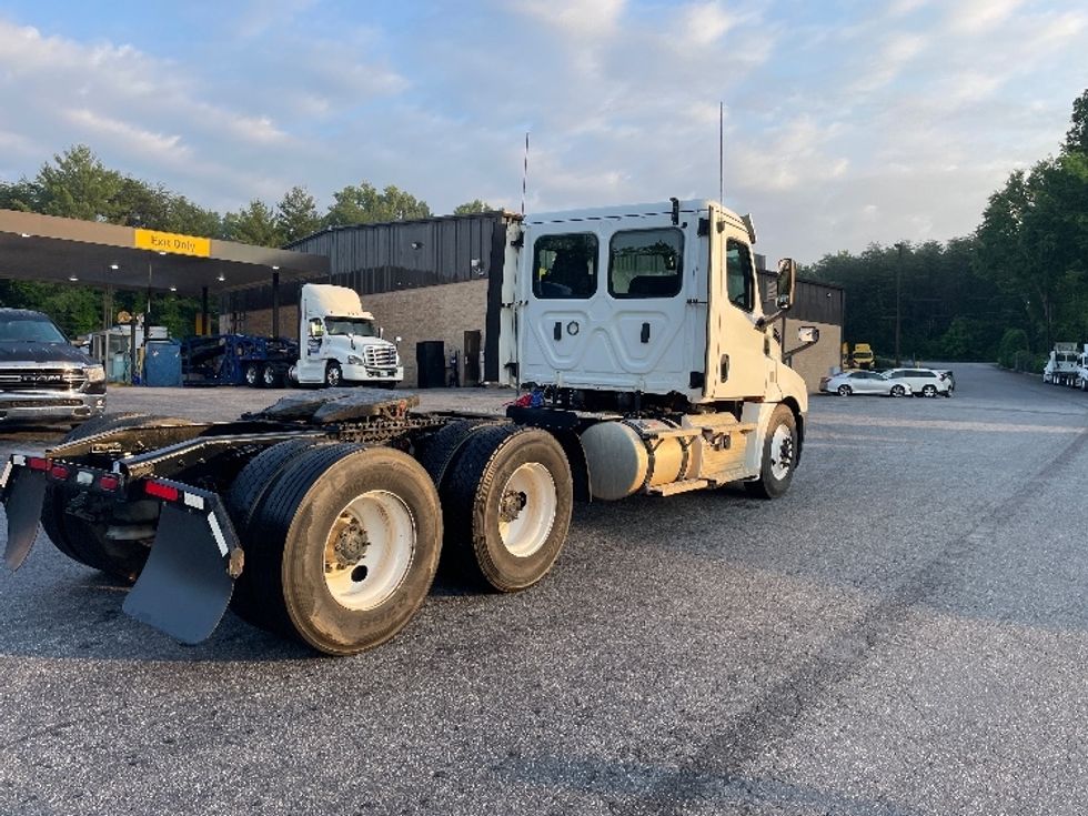 Day Cab Tractor-Heavy Duty Tractors-Freightliner-2020-T12664ST-Conover-NC-238,201\n\t\tmiles-$ 64,500 - Image 7