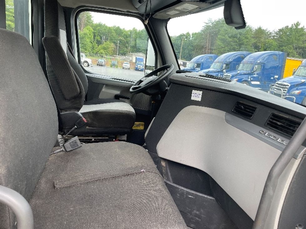 Day Cab Tractor-Heavy Duty Tractors-Freightliner-2020-T12664ST-Conover-NC-306,376\n\t\tmiles-$ 60,250 - Image 14