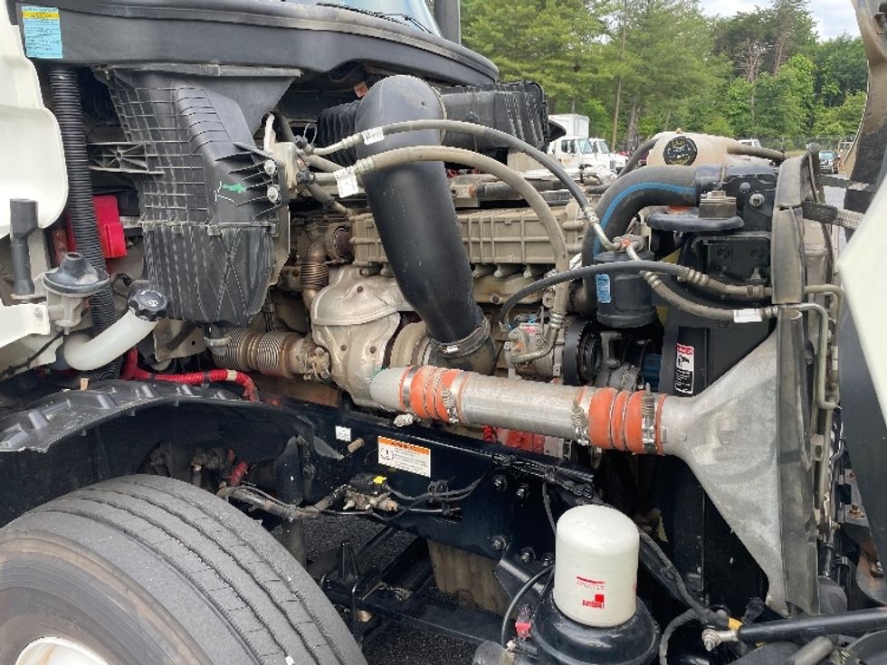 Day Cab Tractor-Heavy Duty Tractors-Freightliner-2020-T12664ST-Conover-NC-306,376\n\t\tmiles-$ 60,250 - Image 15