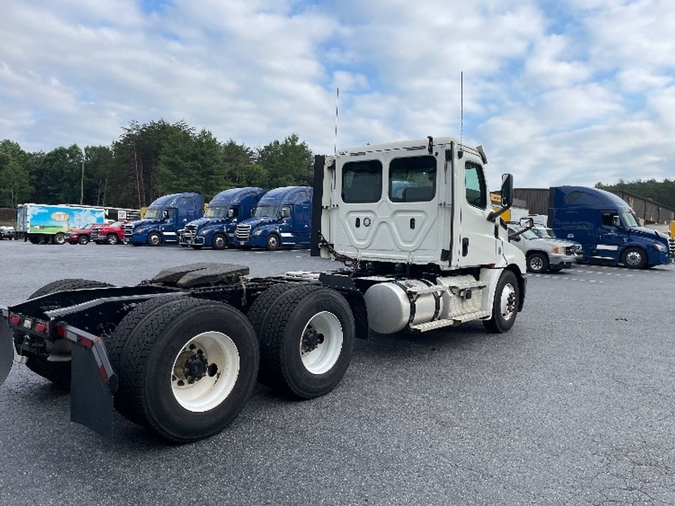 Day Cab Tractor-Heavy Duty Tractors-Freightliner-2020-T12664ST-Conover-NC-306,376\n\t\tmiles-$ 60,250 - Image 7