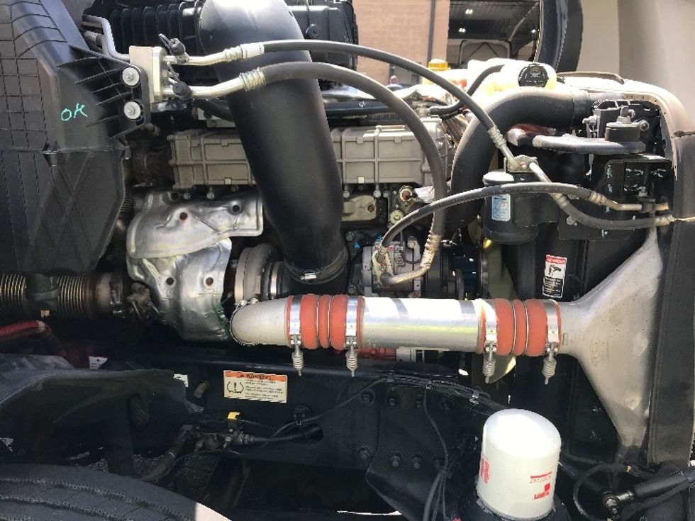 Day Cab Tractor-Heavy Duty Tractors-Freightliner-2020-T12664ST-Conover-NC-402,673\n\t\tmiles-$ 55,000 - Image 15