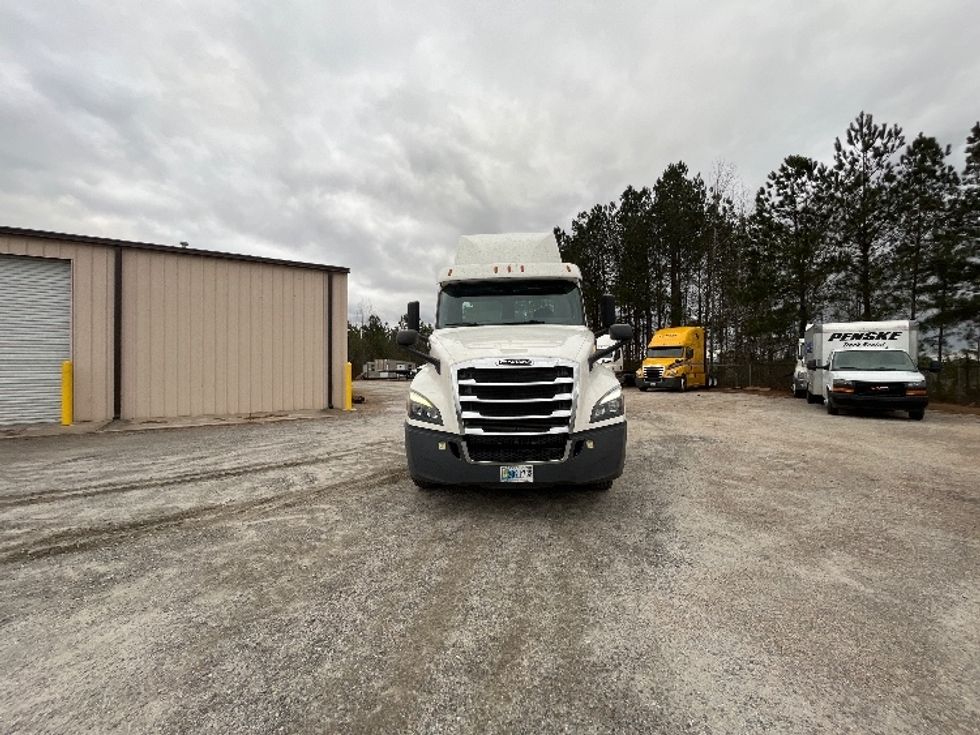 Day Cab Tractor-Heavy Duty Tractors-Freightliner-2020-T12664ST-Conyers-GA-192,839\n\t\tmiles-$ 66,750 - Image 2
