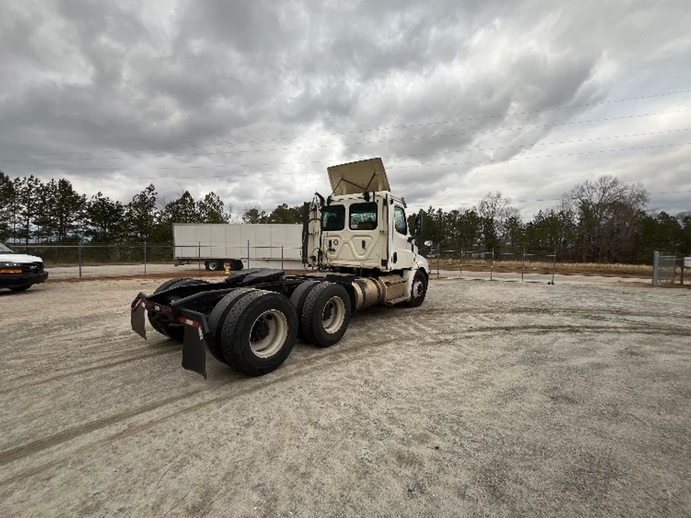Day Cab Tractor-Heavy Duty Tractors-Freightliner-2020-T12664ST-Conyers-GA-192,839\n\t\tmiles-$ 66,750 - Image 7