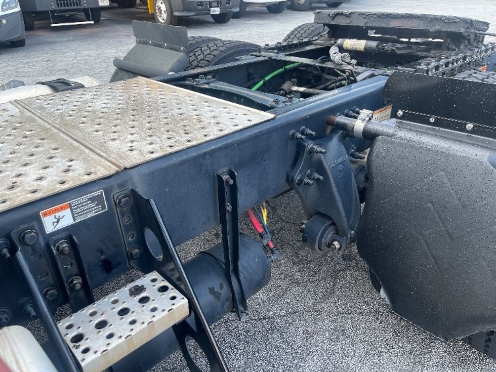 Day Cab Tractor-Heavy Duty Tractors-Freightliner-2020-T12664ST-Conyers-GA-422,370\n\t\tmiles-$ 46,750 - Image 18