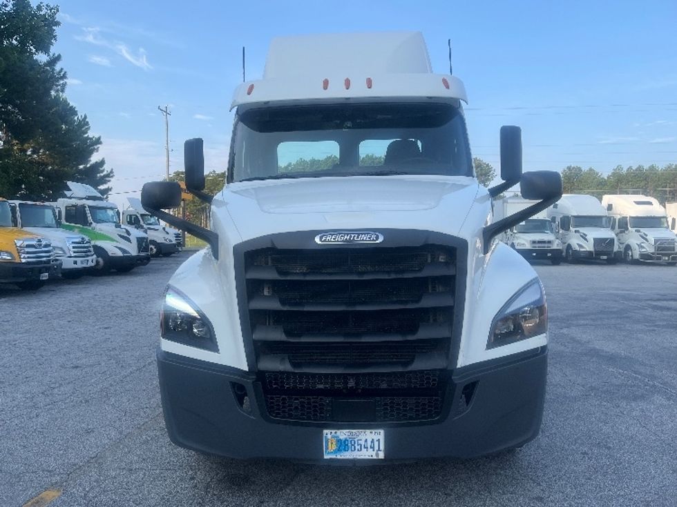 Day Cab Tractor-Heavy Duty Tractors-Freightliner-2020-T12664ST-Conyers-GA-422,370\n\t\tmiles-$ 46,750 - Image 2