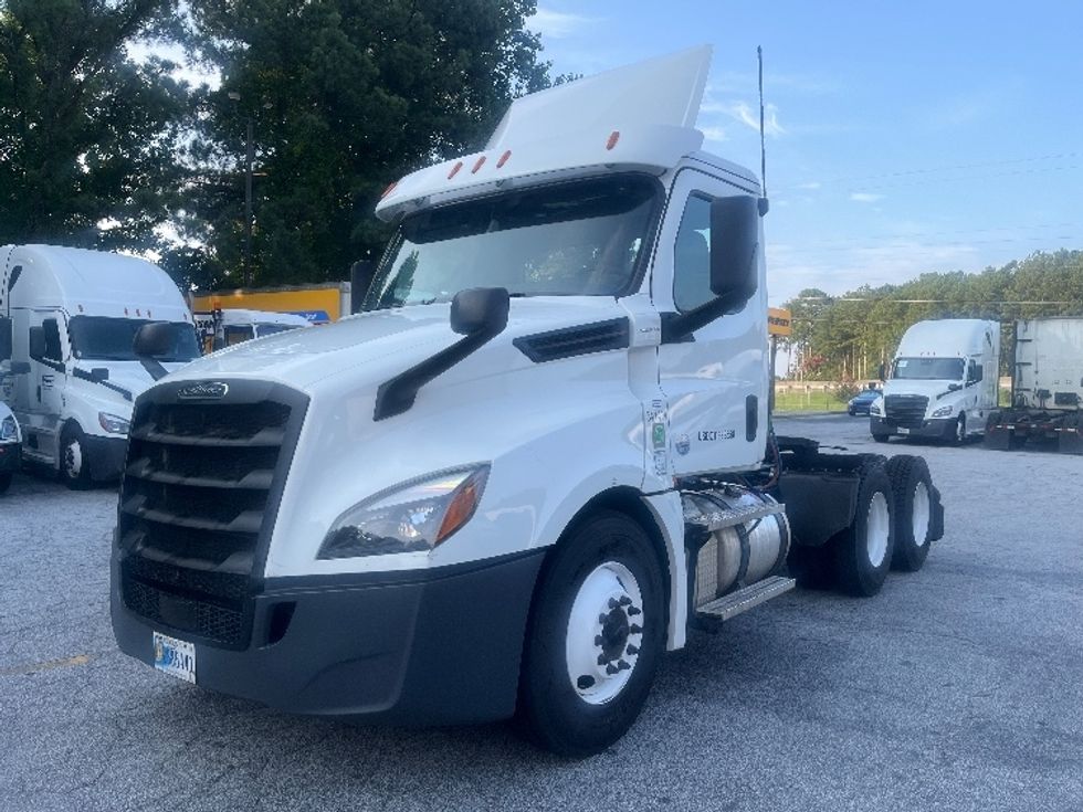 Day Cab Tractor-Heavy Duty Tractors-Freightliner-2020-T12664ST-Conyers-GA-422,370\n\t\tmiles-$ 46,750 - Image 3