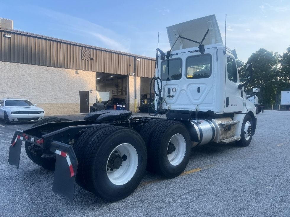 Day Cab Tractor-Heavy Duty Tractors-Freightliner-2020-T12664ST-Conyers-GA-422,370\n\t\tmiles-$ 46,750 - Image 7