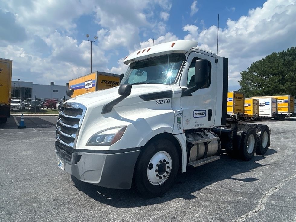 Day Cab Tractor-Heavy Duty Tractors-Freightliner-2020-T12664ST-Conyers-GA-427,450\n\t\tmiles-$ 49,750 - Image 1