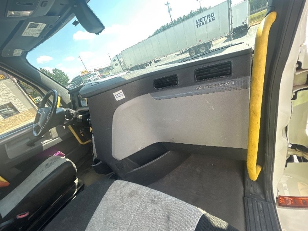 Day Cab Tractor-Heavy Duty Tractors-Freightliner-2020-T12664ST-Conyers-GA-427,450\n\t\tmiles-$ 49,750 - Image 12